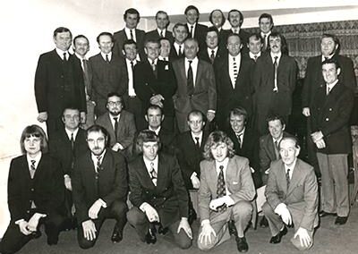 Llinell cynnar o’r còr yn 1972